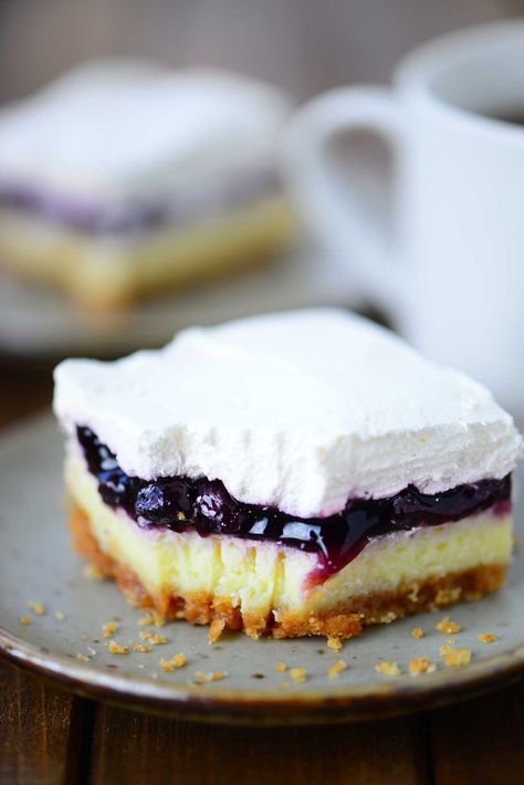 Blueberry Cheesecake Dessert Recipe Blueberry Cheesecake Dessert, Blueberry Dessert Recipes, Blueberry Desserts Recipes, Cheesecake Desserts Recipes, Dessert Oreo, Canned Blueberries, Coconut Dessert, Blueberry Pie Filling, Cheesecake Dessert