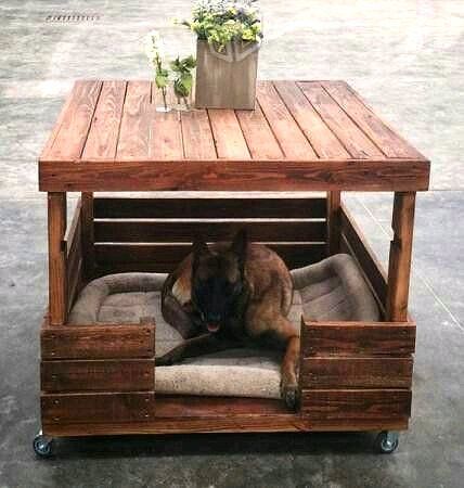 Table Dog Bed, Pallet Dog House, Pallet Dog Beds, Cool Dog Houses, Dog House Diy, Diy Dog Bed, Diy Projektit, Smart Tiles, Dog Rooms