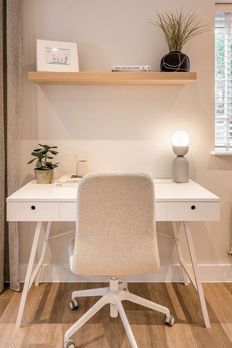 White Minimalist Study Space Shelves Above Desk, Corner Shelf Decor, White Desk Setup, Fall Dining Room Table Decor, Modern Study Rooms, Rustic Corner Shelf, Mid Century Modern Console Table, Fall Dining Room Table, Beige Desks