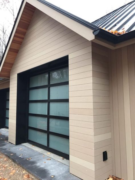 Composite Wood Siding, Composite Siding, Wood Siding Exterior, Fiber Cement Siding, Cement Siding, Exterior House Paint Color Combinations, Lap Siding, Home Exterior Makeover, Contemporary Exterior