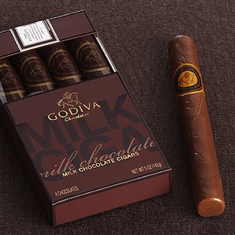 Milk Chocolate Cigars Chocolate Cigars, Godiva Chocolatier, Godiva Chocolate, Seni Dan Kraf, Chocolate Art, Cigars And Whiskey, Chocolate Assortment, Chocolate Packaging, Puff And Pass