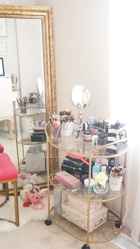 LOVEE using the bar cart for makeup - Beauty and Office Room Tour Fall 2015 Makeup Storage Cart, Scrub Wajah, Rangement Makeup, Makeup Organization Diy, Bar Cart Styling, Dekorasi Kamar Tidur, Bar Cart Decor, Glam Room, Beauty Storage