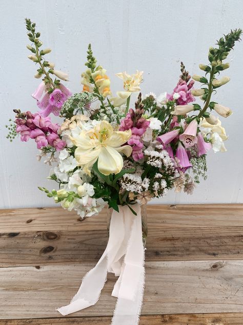 Foxglove Bouquet, Bouquet Cottagecore, Foxglove Flower, Fox Glove, Iris Bouquet, Spring Gardens, Beautiful Tulips, Spring Cottage, Lily Wedding