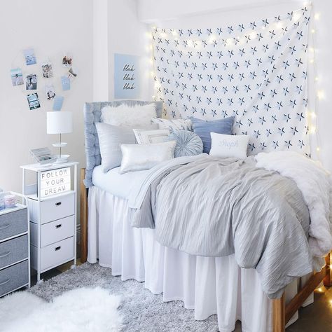 College Bedroom Decor, Blue Dorm, Blue Room Decor, Dream Dorm Room, Dorm Room Styles, Dorm Inspiration, Cool Dorm Rooms, College Dorm Room Decor, Dorm Room Designs