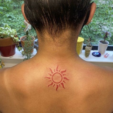 Tattoo Chart, Tattoo Sonne, Henne Tattoo, Tattoo Placements, Hippie Tattoo, Tattoos Geometric, Tattoos For Black Skin, Sun Tattoos, Forearm Tattoo Women