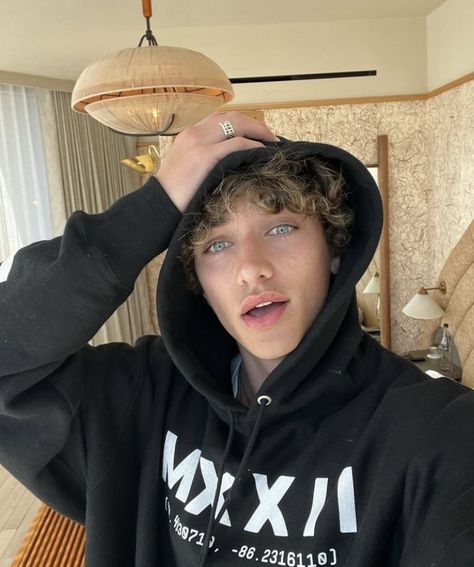 Gavin Casalegno Blue Eyes, Gavin Casalegno Gif, Gavin Casalegno Hot Pics, Gavin Caseglno, Gavin Casalegno Instagram, Gavin Casalegno Aesthetic, Gavin Casalengo, Gavin Casalegno, Jeremiah Fisher