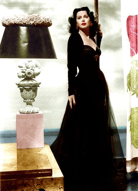 Hedi Lamarr, Looks Hippie, Hedy Lamarr, Vintage Hollywood Glamour, Hollywood Costume, Black Look, Old Hollywood Glam, Old Hollywood Stars, Iconic Dresses