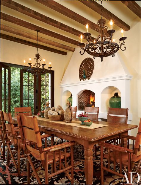 Spanish Style Kitchen, Spanish Colonial Homes, Hacienda Homes, Spanish Home Decor, Spanish Decor, Colonial Interior, Colonial Style Homes, Mexican Home, Mediterranean Home Decor