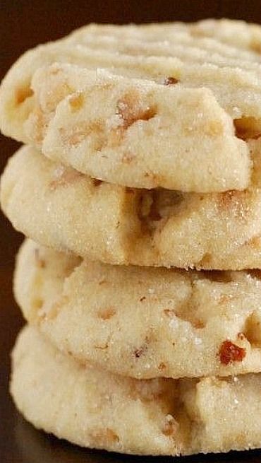 Pecan Sandies Recipe, Sandies Cookies, Sandies Recipe, Pecan Sandies, Cookie Brownie Bars, Pecan Cookies, Toffee Bits, Christmas Cookies Easy, Best Cookie Recipes