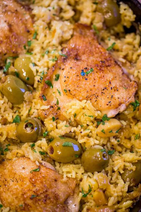 Recipes With Green Olives Dinners, Chicken And Rice With Green Olives, Olive Rice Recipes, Recipes With Green Olives, Mediterranean Chicken And Rice, One Pot Mediterranean, Prosciutto Asparagus, Bean Noodles, Spanish Queen