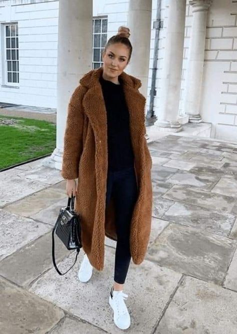 Teddy Coat Outfit, Winter Coat Outfits, Comfy Outfits Winter, Longline Jacket, Winter Fashion Outfits Casual, Coat Outfit, Teddy Coat, Brown Coat, Coat Outfits