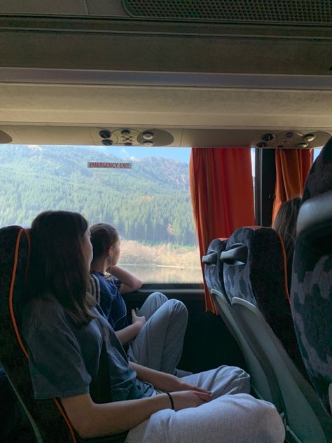 Berlin, Nantes, Bus Field Trip Aesthetic, Aesthetic School Trip Photos, Field Trip Pictures, Bus Trip Aesthetic Friends, Bus Road Trip Aesthetic, School Camping Trip Aesthetic, Bus Ride With Friends