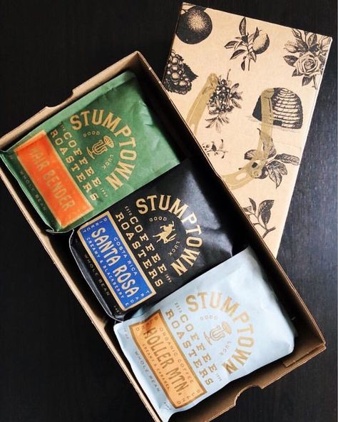 Coffee Box Packaging, Subscription Box Design, Stumptown Coffee Roasters, Coffee Bag Design, Coffee Project, Coffee Designs, Popcorn Bag, Coffee Bean Bags, Coffee Product