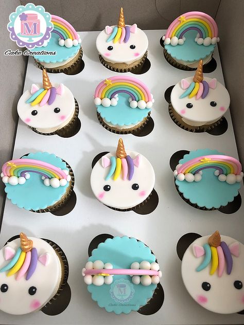 Unicorn fondant cupcakes Fondant Cupcake Toppers Birthday, Fondant Cupcakes Ideas, Unicorn Fondant Cake, Cakes Unicorn, Unicorn Cupcake Topper, Fondant Unicorn, Cupcakes With Fondant, Kue Fondant, Kids Cupcakes