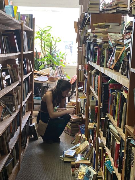 #Bookstore #books #aesthetic Book And Nature Aesthetic, Bookstore Owner Outfit, Library Employee Aesthetic, Vintage Reading Aesthetic, Women Writer Aesthetic, Bookstore Aesthetic Pictures, Bookstore Employee Aesthetic, Working In Bookstore, Owning A Bookstore Aesthetic