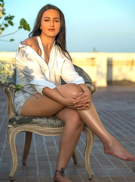 Egyptian Women, Sonakshi Sinha, Anushka Sharma, Follow Instagram, Bollywood Girls, Katrina Kaif, Alia Bhatt, Indian Actress Hot Pics, Priyanka Chopra