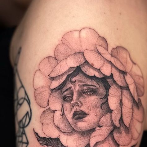 ❉ Yazmina Ferrer ❉ on Instagram: "Crying flower girl for the lovely @olympiuh_  I had so much fun making this & would love to do some similar small faces 🫶🏼  All done with a 3rl  Created at @mothandflametattoo  •Dm to book•  • • #peonies #peonytattoo #girlportrait #portraittattoo #aliceinwonderland #blacktattoo #floraltattoo #botanical #botanicaltattoo #botanicalart #london #artist #tattooart #tattooartist #londontattoo #artesobscurae #totaltattoo" Stipple Peony Tattoo, Flower Face Tattoo Design, Flower Person Tattoo, Flowers With Faces Tattoo, Floral Face Tattoo, Flower With Face Tattoo, Floral Head Tattoo, Tattoo Of Face, Flower Face Art