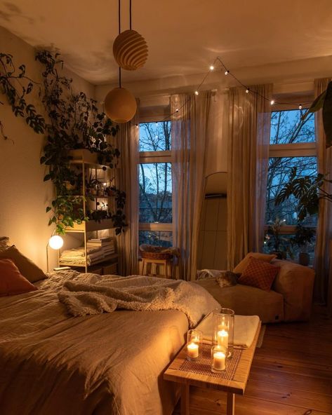 23  Romantic Dark Cozy Bedroom Inspirations For 2024 - DrExplains Dark Cozy Bedroom, Dream Apartment Decor, Relaxing Bedroom, Redecorate Bedroom, Cozy Room Decor, Apartment Decor Inspiration, Dream Room Inspiration, Room Makeover Bedroom, Cozy Apartment