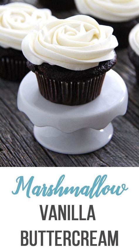 Marshmallow Frosting Recipes, Frosting Buttercream, Marshmallow Buttercream, Frosting Recipes Easy, Marshmallow Frosting, Cake Frosting Recipe, Vanilla Buttercream Frosting, Buttercream Frosting Recipe, Buttercream Recipe