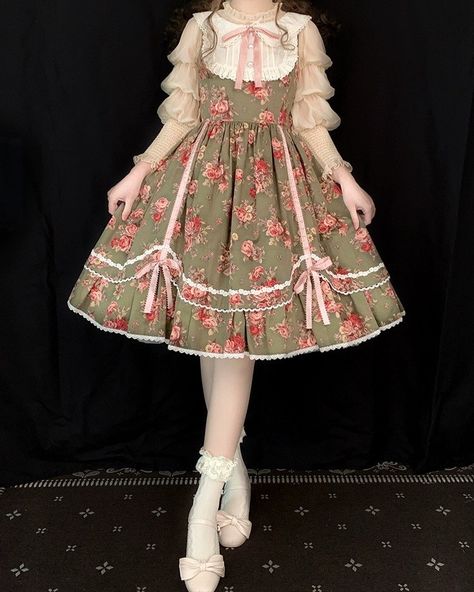 🌸 Alice and the Pirates - Operetta Rose JSK 🌸 Pirates Dress, Pirate Dress, Alice And The Pirates, The Pirates, J Fashion, Pretty And Cute, Lolita Fashion, First They Came, Vintage Dress