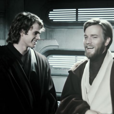 anakin and obi-wan ✧･ﾟ Anakin Obi Wan, Han And Leia, Character Role, Star Wars Anakin, Hayden Christensen, Ewan Mcgregor, Star Wars Pictures, Obi Wan Kenobi, Star Wars Humor