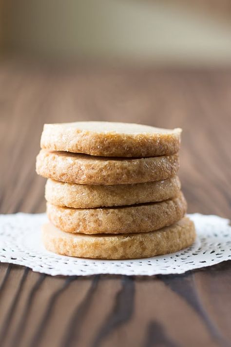 Outrageous Cookies, Sugar Shortbread Cookies, Brown Sugar Shortbread, Shortbread Cookies Christmas, Brown Sugar Cookies, Xmas Cookies, Shortbread Cookies, Best Dessert Recipes, Pinterest Recipes