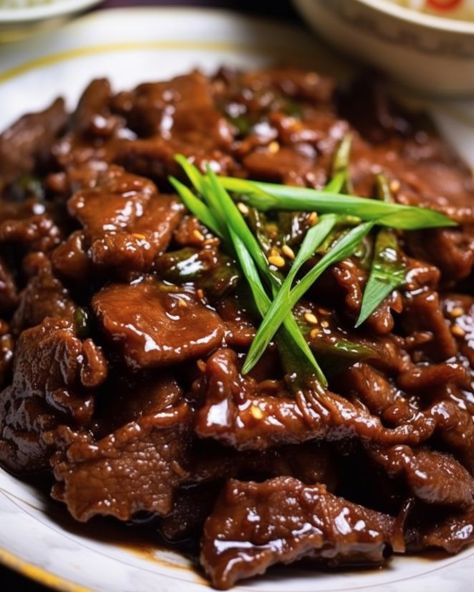 Mongolian Beef Recipes, Crockpot Recipes Beef, Crockpot Dishes, Beef Recipes Easy, Crockpot Recipes Slow Cooker, Beef Dinner, Beef Recipes For Dinner, Crock Pot Cooking, Slow Cooker Beef