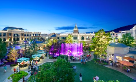 Lagoon Amusement Park, Farmington Utah, Milky Way Photos, Utah Summer, Fountain Park, Creative Photography Poses, Antelope Island, Utah Adventures, Outdoor Shopping