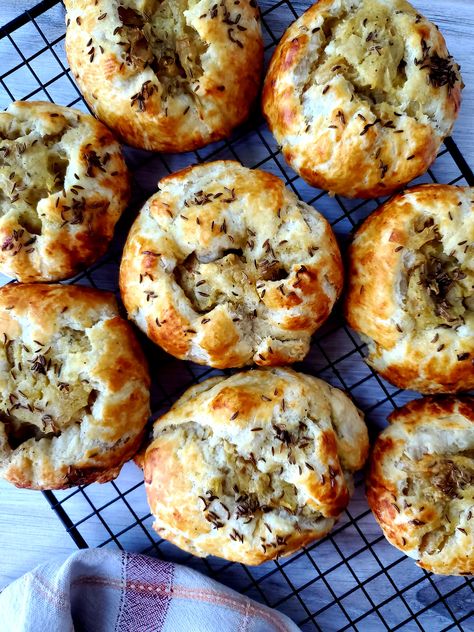 Potato and Onion Knish (Recipe Inspired by THE MATCHMAKER'S GIFT) - A Well-Read Tart Potato Knishes Recipe, Potato Knish Recipe Easy, Potato Knishes, Knish Recipe, Jewish Deli, Chicken Caesar Pasta Salad, Onion Bread, Bake Goods, Pastry Crust