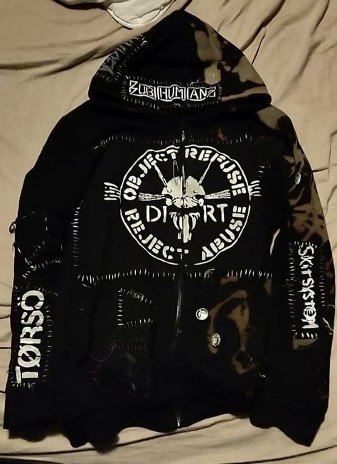 Crust Punk Hoodie, Crust Punk Jacket, Crust Hoodie, Alt Clothes Diy, Punk Hoodie, Punk Clothes, Punk Fashion Diy, Hoodie Diy, Alt Clothes