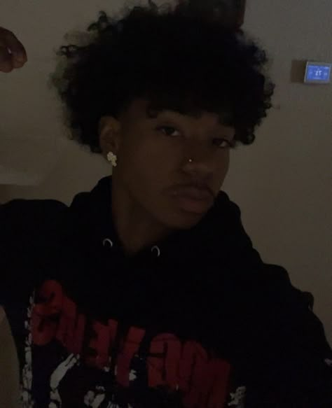 Cute Curly Heads, Edgar Fits, Afro Hair Dye, Jordan Clothes, Down Curly Hairstyles, Boys Curly Haircuts, Fade Curly Hair, Taper Fade Curly Hair, Fade Haircut Curly Hair