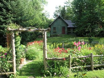 Garden Fence Art, Split Rail Fence, Country Fences, Diy Garden Fence, Rustic Fence, Garden Fences, Front Yard Fence, Easy Landscaping, Country Gardens