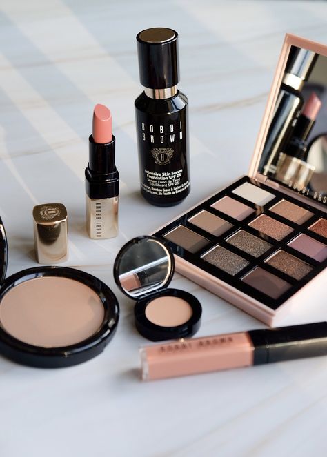 Bobby Brown Cosmetics, Bobbi Brown Aesthetic, Bobby Brown Makeup, Minimalist Makeup Collection, Makeup Range, Bobbi Brown Lipstick, Makeup Luxury, Pretty Products, Makeup Tools Products