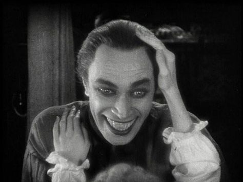 Diane Doniol-Valcroze on Twitter: "The Man Who Laughs (1928) Director: Paul Leni… " German Expressionism Film, Forced Smile, Terrifying Movies, Laughing Man, Conrad Veidt, The Man Who Laughs, Horror Vintage, Foreign Film, Film History