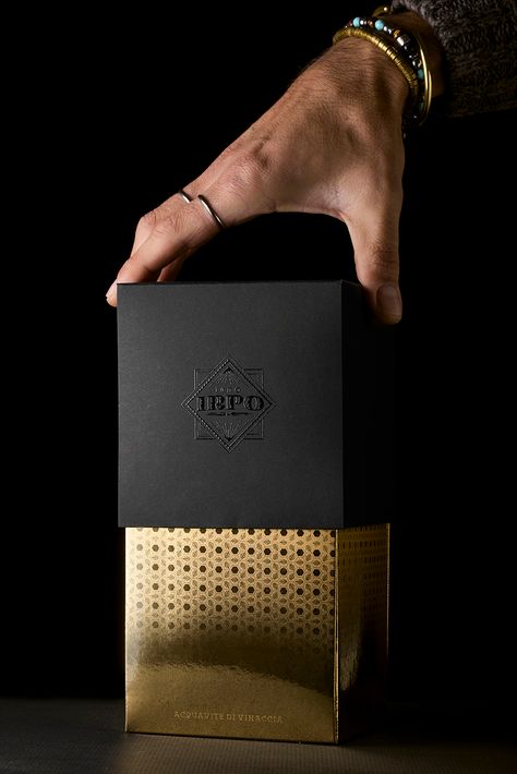 Luxury Brand Packaging, Luxury Box Packaging, Packaging Design Ideas, Luxury Packaging Design, Boxes Packaging, Brochure Print, Perfume Packaging, Luxury Printing, Creative Package