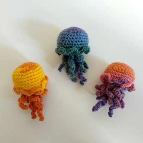 Mini Jellyfish + Rainbow Jelly - Derpy Monster Crochet Jellyfish Plushie Free Pattern, Crochet Patterns Free Jelly Fish, Complicated Knots Crochet, Crochet Jelly Fish Free Patterns, Mini Crochet Jellyfish, Small Crochet Jellyfish, Small Crochet Jellyfish Free Pattern, Jelly Fish Amigurumi Free Pattern, Crochet Jellyfish Keychain Free Pattern