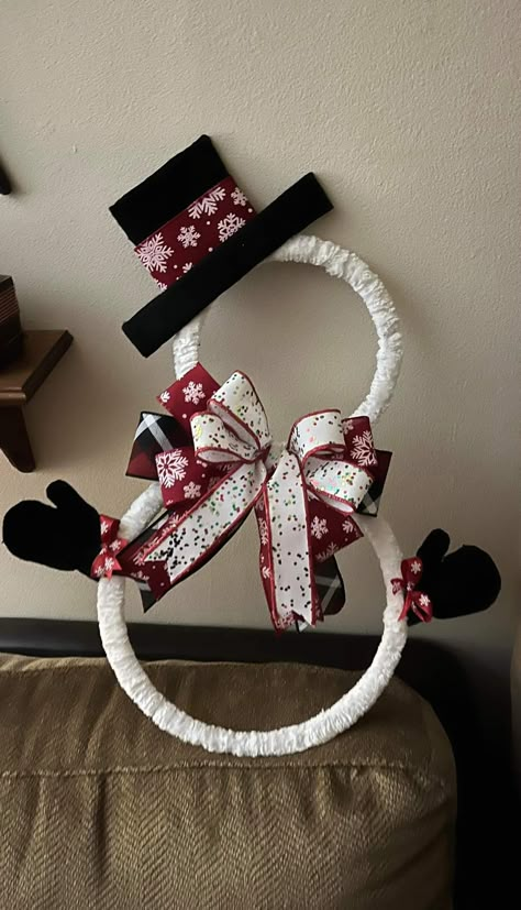 Diy Christmas Wreaths Dollar Store, Entrance Decor Christmas, Holiday Crafts For Adults, Snowman Made With Wreaths, Wire Snowman, Snowman Wire Wreath Form, Snowman Wire Wreath Form Dollar Tree, Christmas Yarn Crafts, Dollar Tree Snowman Wire Frame Wreath