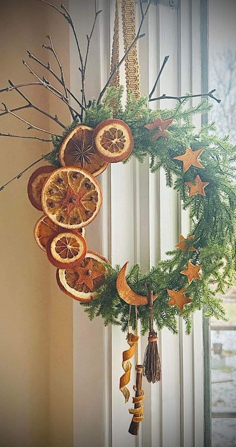 Orange Yule Decorations, Pagan Winter Decor, Witchy Christmas Tree Decorations, Yule Window Decorations, Yule Screensaver, Yule Gift Basket, Yule Porch Decor, Yule Aesthetic Decor, Yule Wreath Pagan Diy