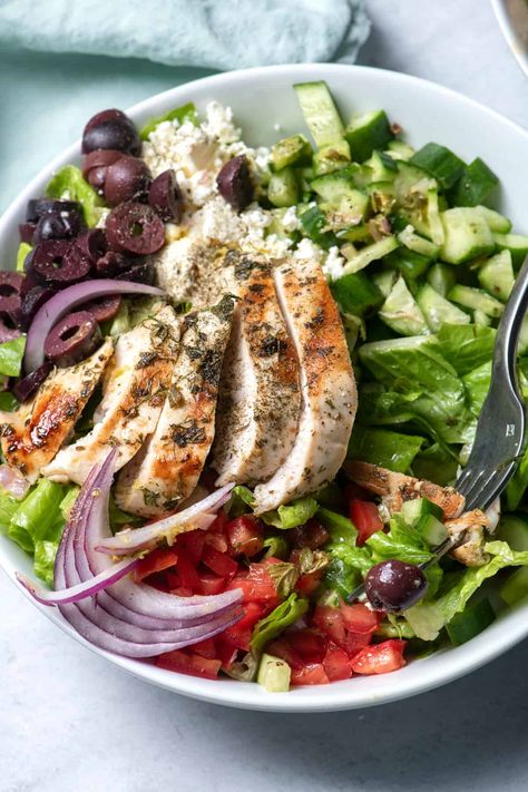 Mediterranean Chicken Salad, Mediterranean Salad, Chicken Salad Recipe, Mediterranean Chicken, Grilled Chicken Salad, Main Dish Salads, Mediterranean Diet Recipes, Salad Dressing Recipes, So Yummy