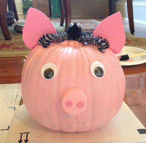 Abigail's Pumpkin Project - Wilbur and Charlotte from Charlotte's Web Pig Pumpkin, Book Character Pumpkins, Story Book Pumpkin, Creative Pumpkin Decorating, Character Pumpkins, Pumpkin Decorating Contest, Pumpkin Books, Pig Painting, Pumpkin Contest