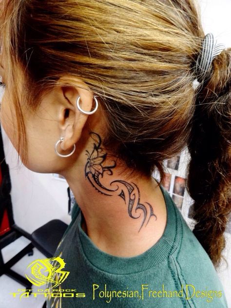 Off da rock Polynesian Tattoo Behind Ear, Maori Tattoo Frau, Tattoo Son, Polynesian Tattoos Women, Behind Ear Tattoos, Polynesian Tattoos, Polynesian Tattoo Designs, Samoan Tattoo, Hawaiian Tattoo