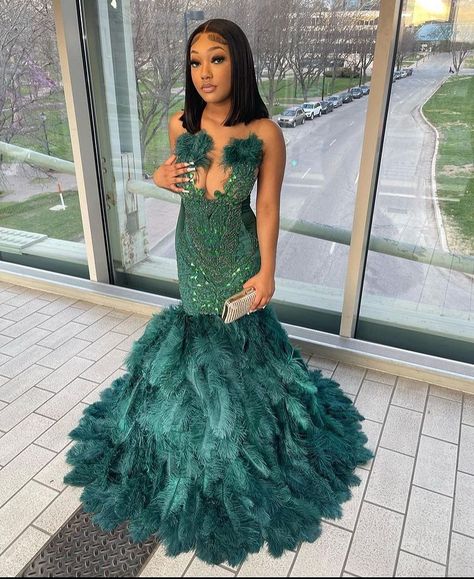 Trumpet Prom Dress, Feather Prom Dress, Gorgeous Prom Dresses, Senior Prom Dresses, Emerald Green Dresses, Classy Prom Dresses, Cute Wedding Dress, Prom Ideas, Prom Photos