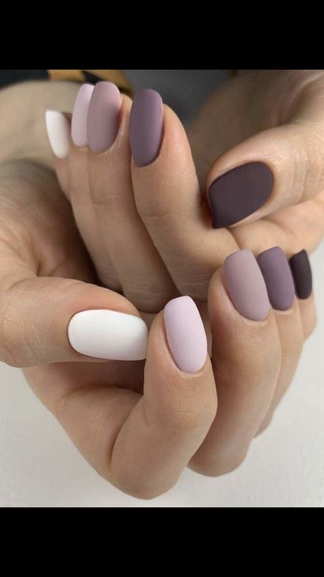 Matte Make Up, Matted Nails, Matte Nail Colors, Nails Oval, Wedding Nail Art Design, April Nails, Nails Gold, Gold Glitter Nails, Purple Nail Designs