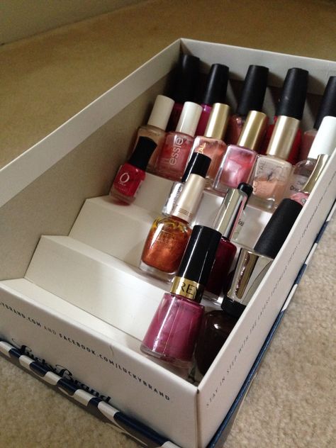 Shoe box nail polish storage solution.  Polish color is clearly visible and accommodates bottles of all shapes and sizes.  Stores neatly in a drawer out of sight. Makeup Storage Shelves, Diy Makeup Organizer, Makeup Storage Drawers, Nail Polish Box, Organization Shelves, Penyimpanan Makeup, Diy Makeup Storage, Diy Organizer, Brush Holders