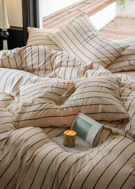 Elevate your bedroom decor with our Minimalist Vertical Stripe Bow Ties Bedding Set. This set is a contemporary masterpiece, featuring a sleek vertical stripe pattern adorned with charming bow ties, adding a touch of modern sophistication to your space. Crafted for both aesthetics and comfort, it turns your bedroom into a haven of minimalist beauty and relaxation. Each duvet cover features four corner ties and ribbon ties, ensuring your duvet insert stays securely in place all night. Elevate you Pretty Bedding, Stripe Bedding, Unique Bedding Sets, Bed Sheet Sizes, Unique Bedding, Striped Bedding, Striped Duvet, Scandinavian Bedroom, Twin Xl Bedding