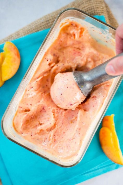 Peach Frozen Yogurt Recipe, Vegan Peach Ice Cream, Peach Frozen Yogurt, Peach Ice Cream Recipe, Gluten Free Dairy Free Dessert, Vegan Peach, Frozen Yogurt Recipes, Peach Dessert Recipes, Aip Desserts