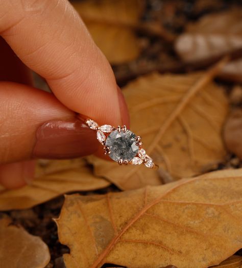 Pepper Diamond Engagement Ring, Vintage Diamond Wedding Bands, Cute Engagement Rings, Antique Wedding Rings, Alexandrite Engagement Ring, Rose Gold Bridal, Diamond Engagement Rings Vintage, White Gold Wedding Bands, Wedding Rings Rose Gold