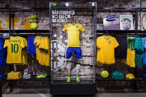 Copacabana Nike Football Store, Rio - David Brady Visual Marketing Display, Football Displays, Football Shop, Shopper Marketing, Space Theme Party, Retail Concepts, Sports Wall, Nike Football, Visual Marketing