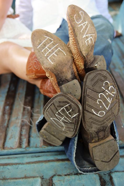 Cute country engagement photography Country Engagement Pictures, Country Wedding Pictures, Cowgirl Boots Wedding, Country Western Wedding, Wedding Fotos, Western Themed Wedding, Engagement Photos Country, Unique Save The Dates, Wedding Engagement Pictures