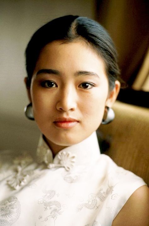 Chinese actress Gong Li, 1990 Shu Qi, Gong Li, Chinese Aesthetic, 인물 사진, Hollywood Celebrities, Beauty Collection, Female Images, Movie Stars, Asian Beauty